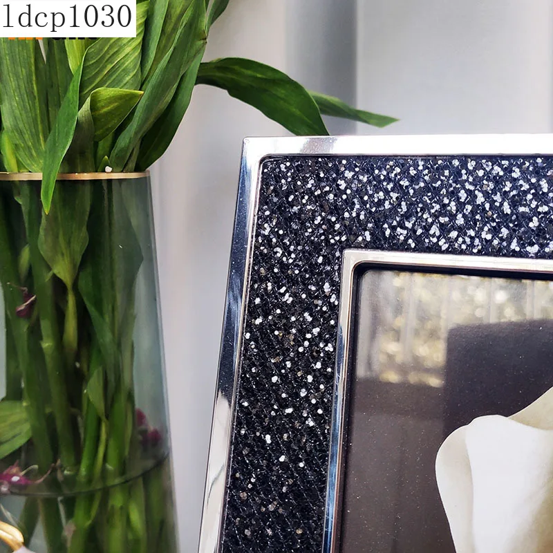 Sequin Table Frame - Image 4