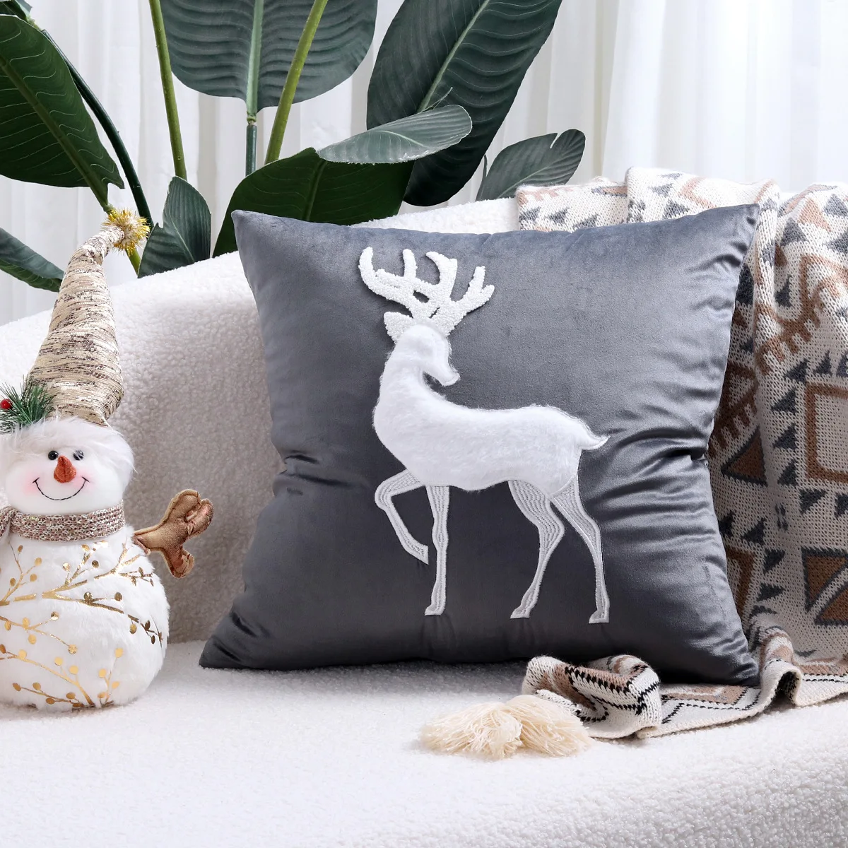 Christmas Elk Cushion - Image 11