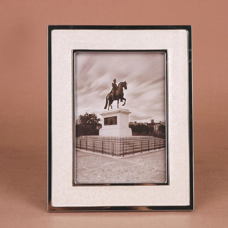 Family Portrait Frame - Image 7