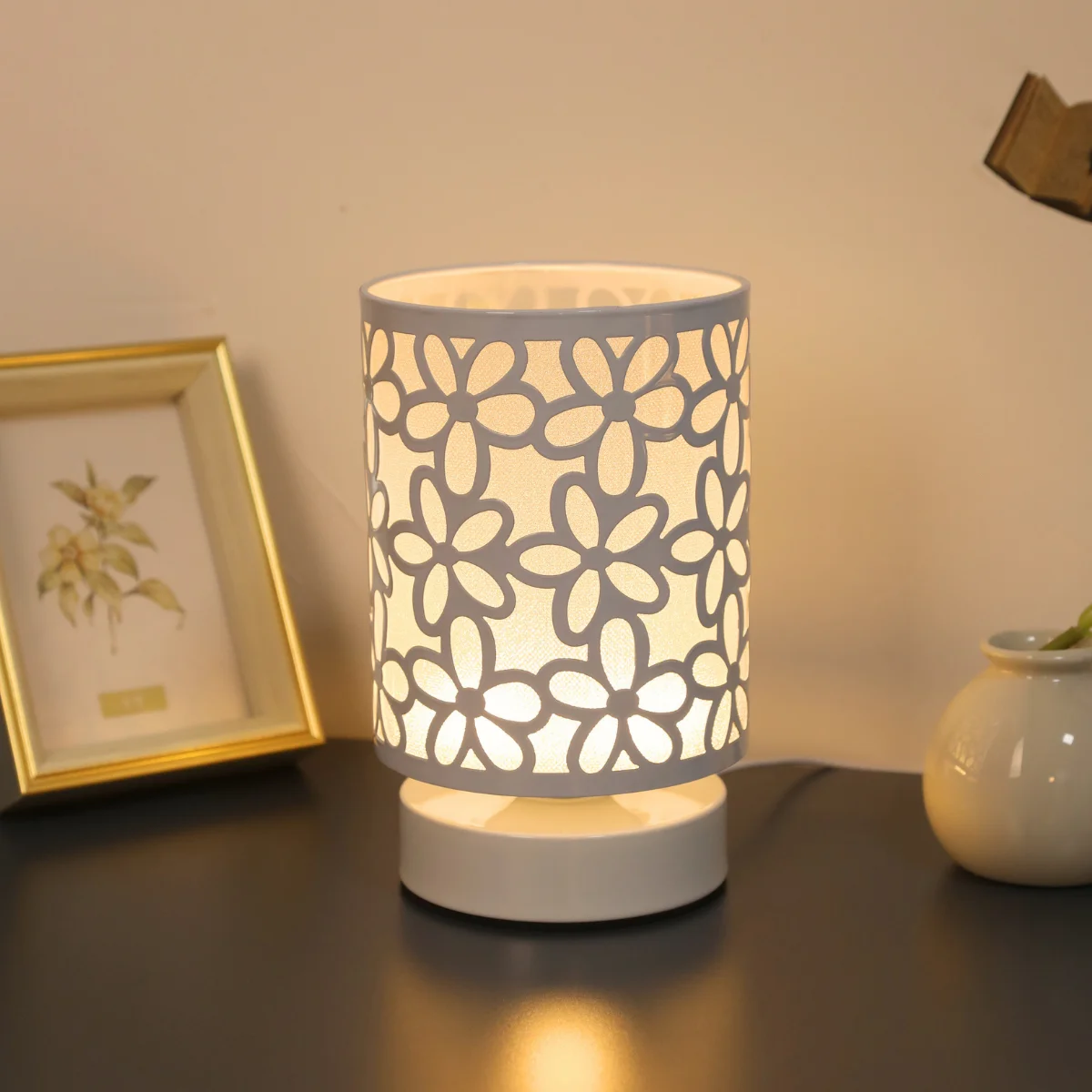 Floral Metal Lamp - Image 3