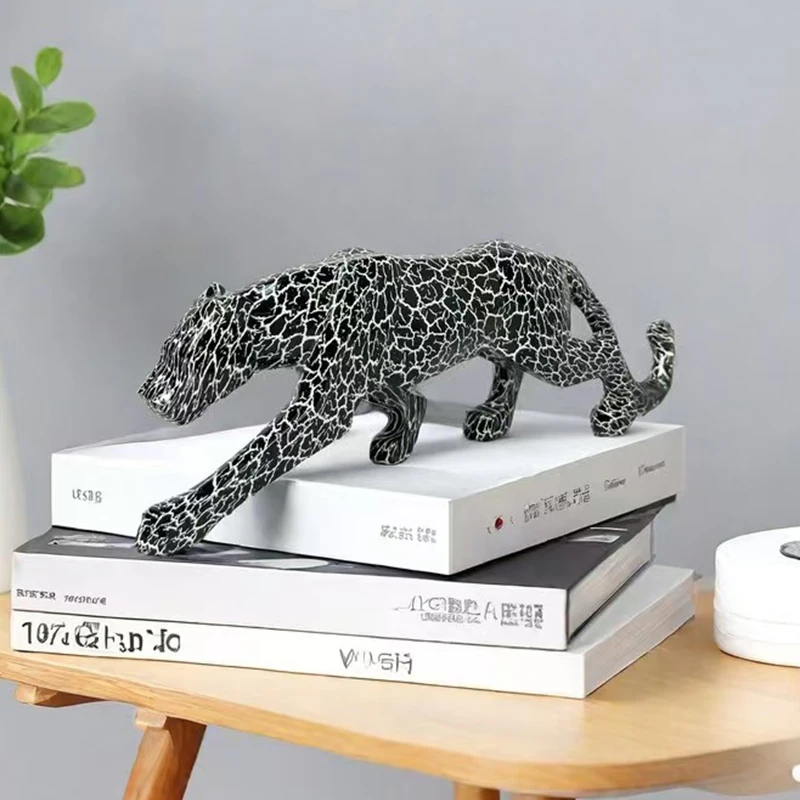 Graffiti Leopard Statue - Image 2