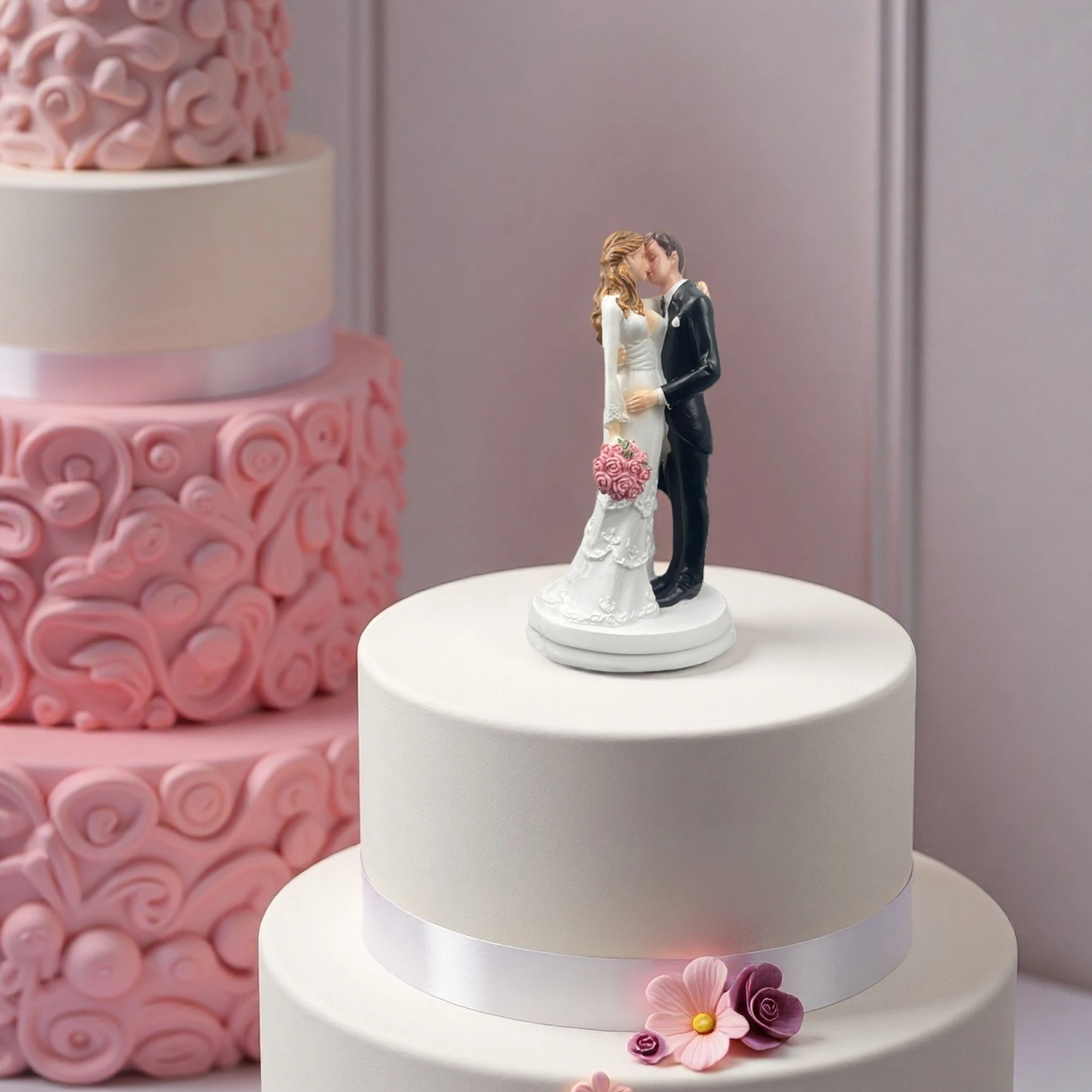 Love Couple Figurine - Image 2