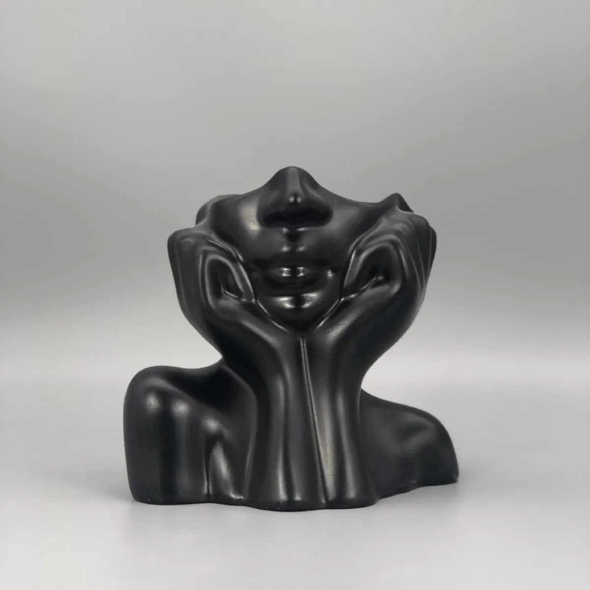 Abstract Face Vase - Image 9