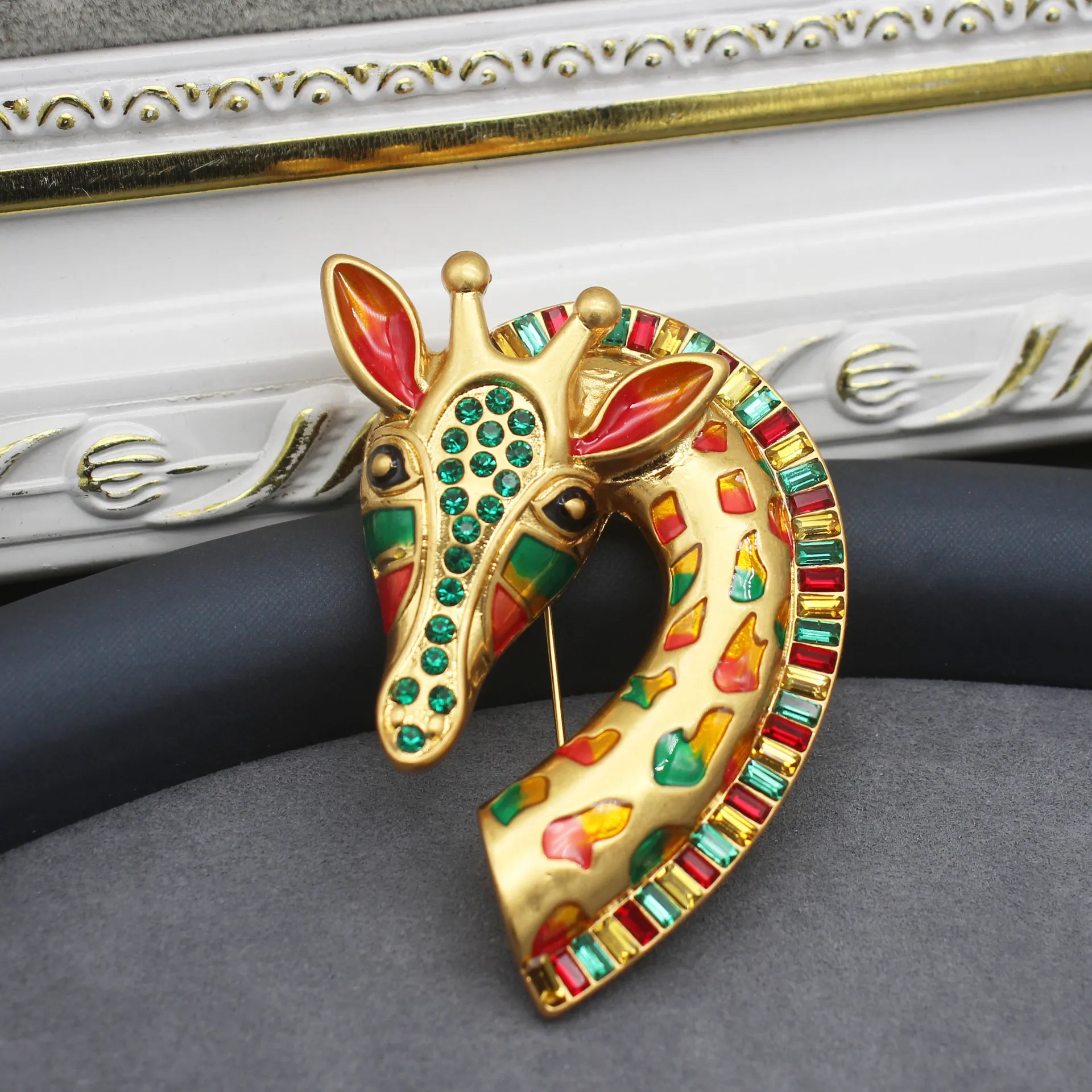 Giraffe Brooch Pin